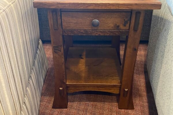 015-122-D | Dutch End Table