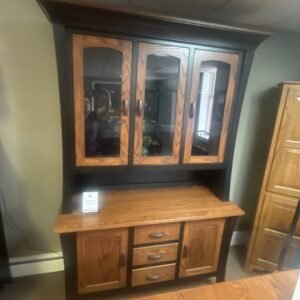 100 | Woodbury Hutch