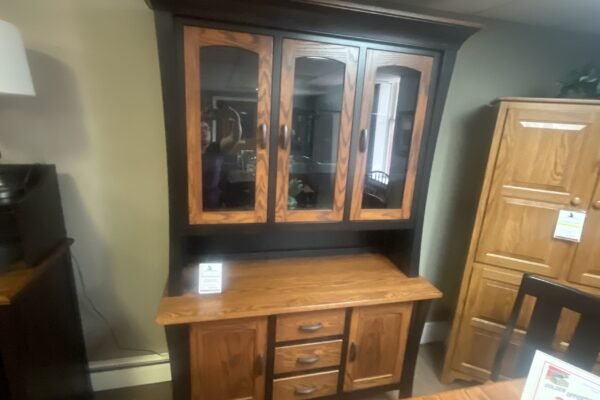 100 | Woodbury Hutch