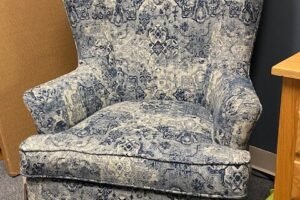 120 | 120 Stationary Chair