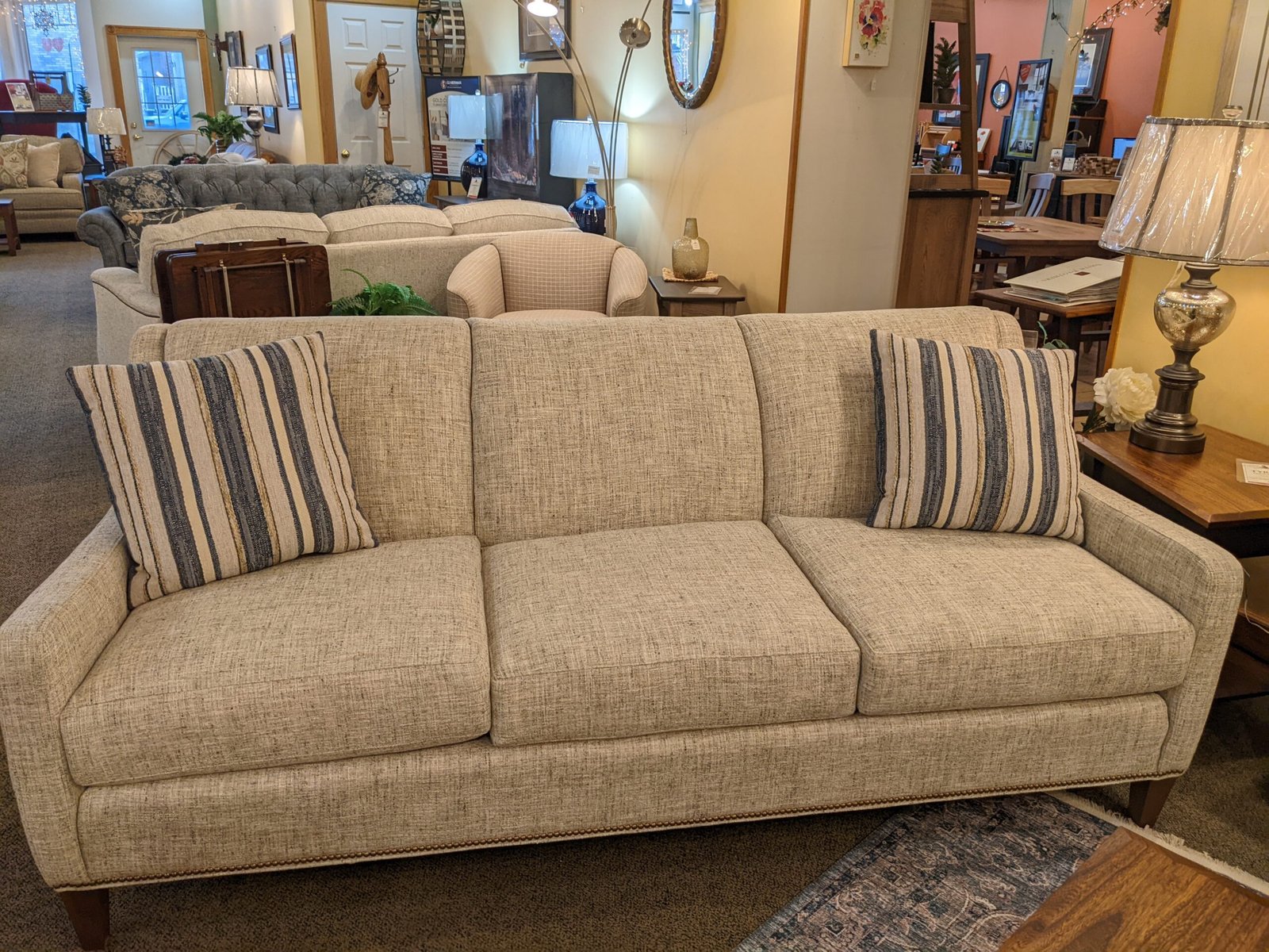 271-10 | 271-10 Sofa