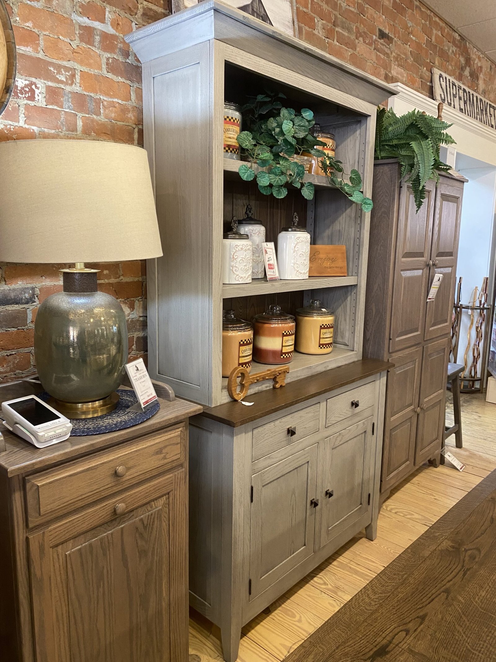 452 | Settler's Ridge Hutch