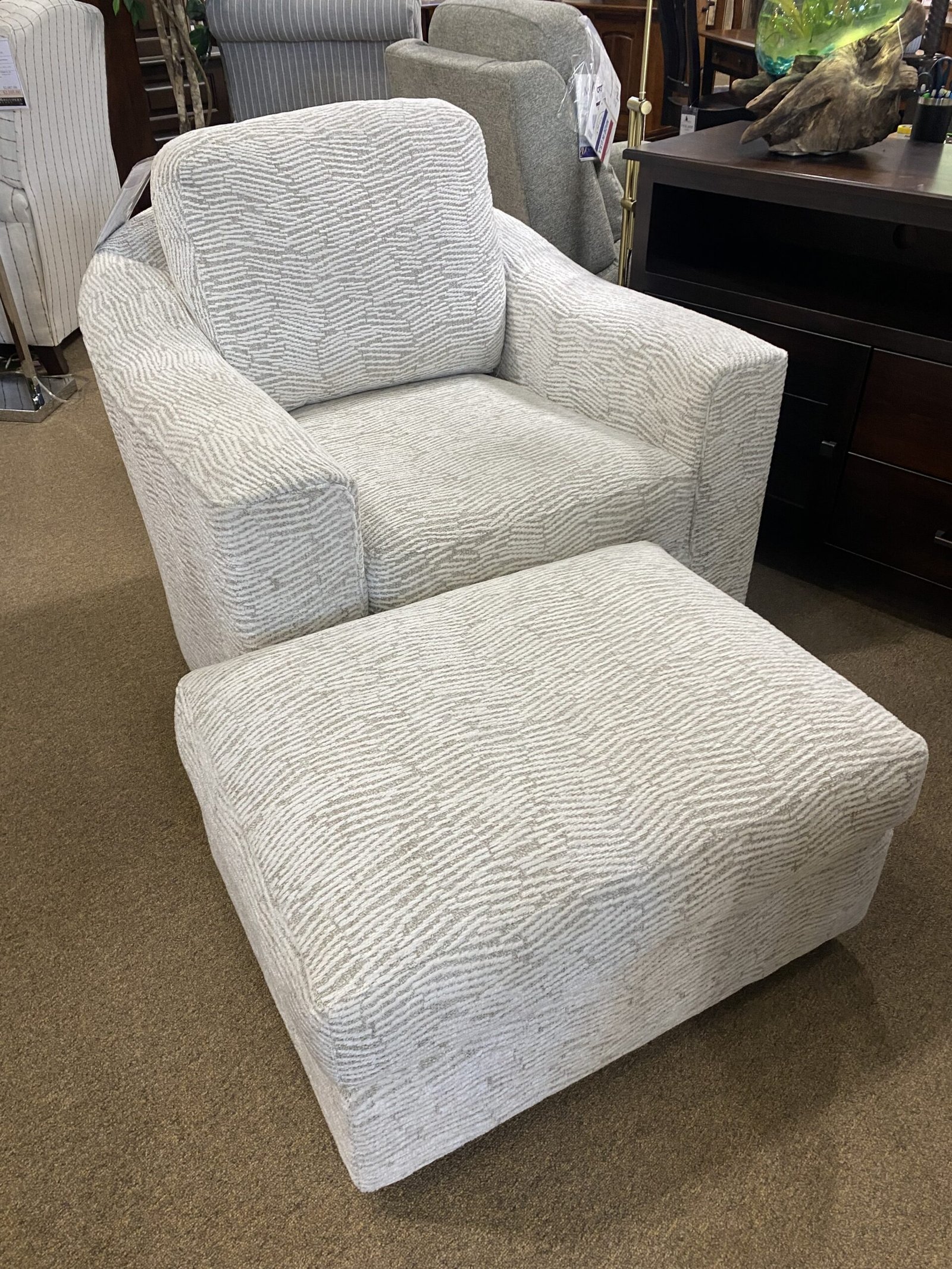 559 LAN | Swivel Glider and ottoman