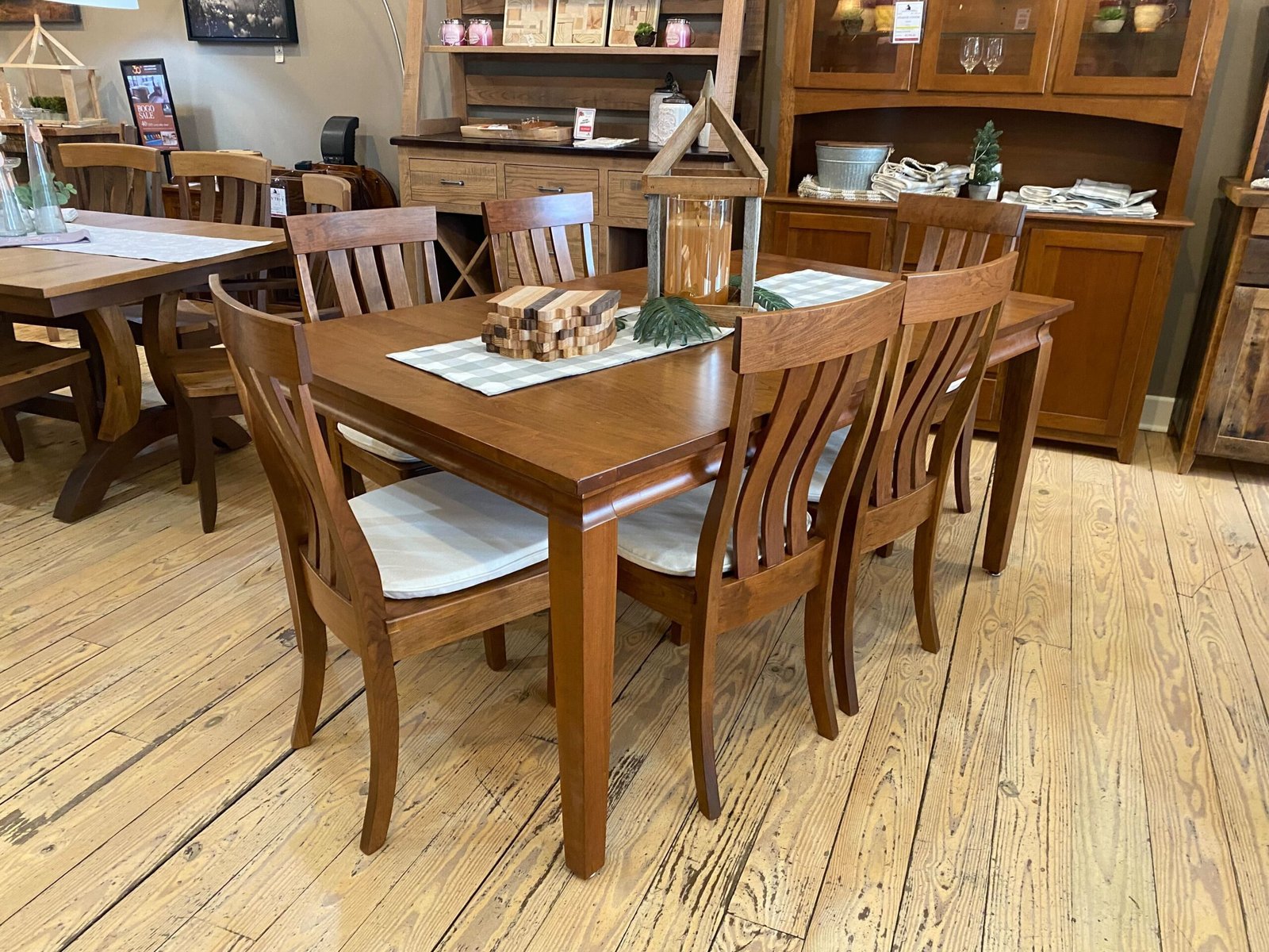 626-102 | Arbella Dining Collection