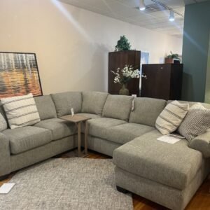 8211 | 8211 Sectional