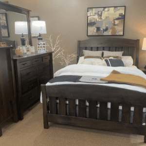 28Q LAN | Lindholt Bedroom Set