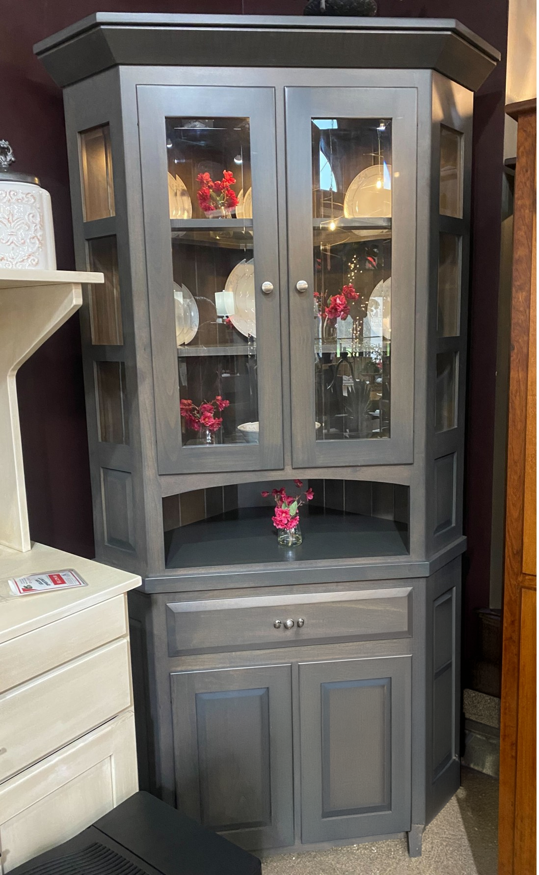 4-130 | Hampton Corner Hutch