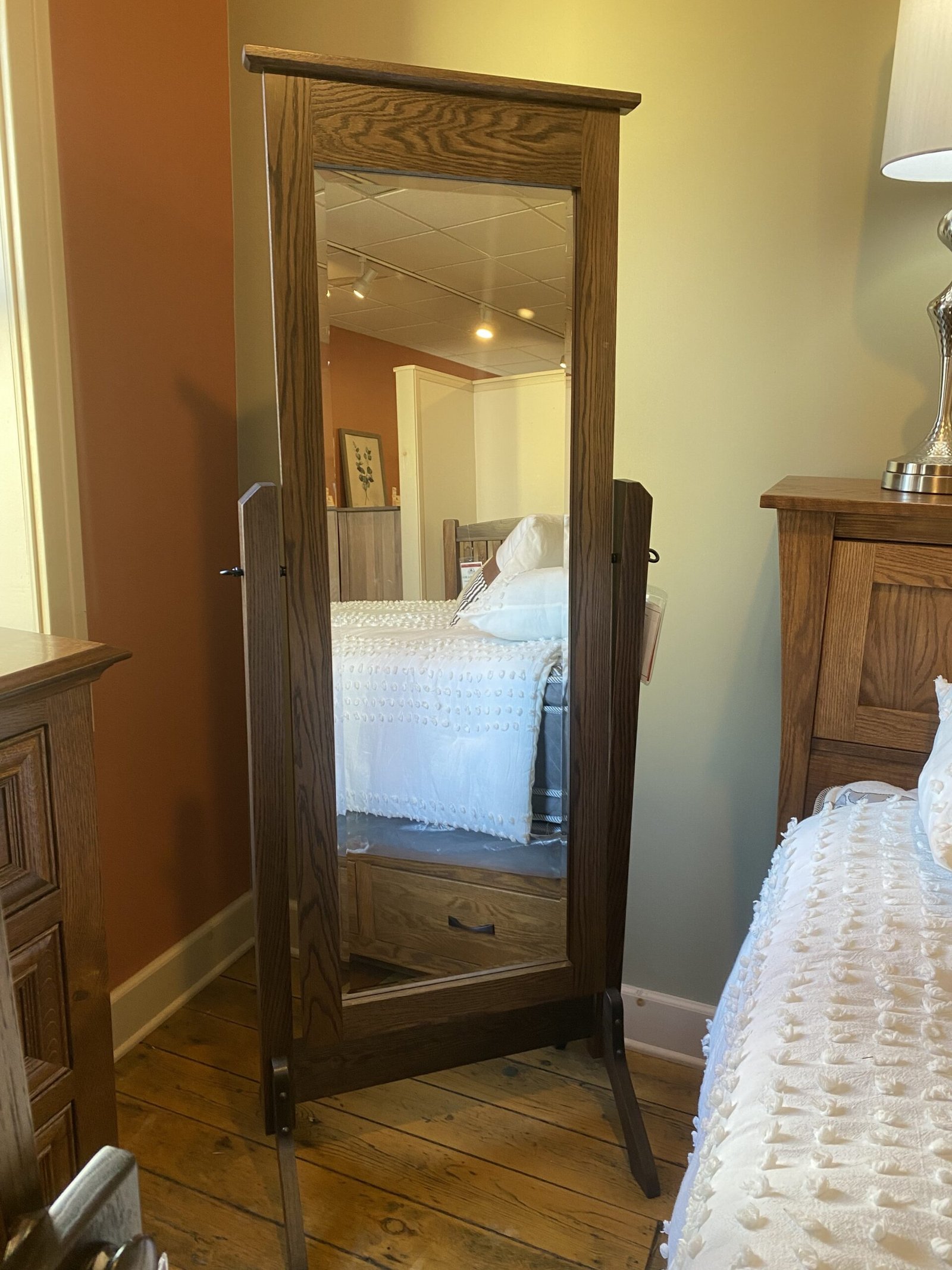 1008 | Mission Jewelry Mirror