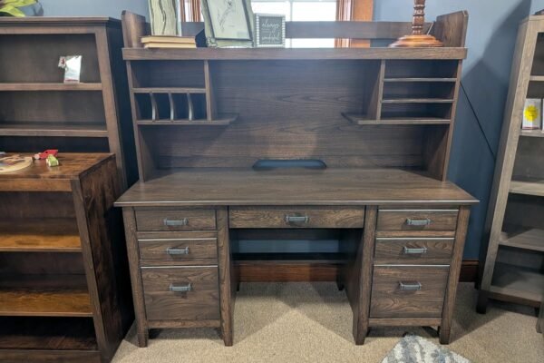 JDPD-2362 | Jacobsville Desk & Hutch
