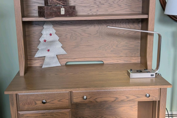 HM-3020SS | Hampton Single Pedestal Desk & Hutch
