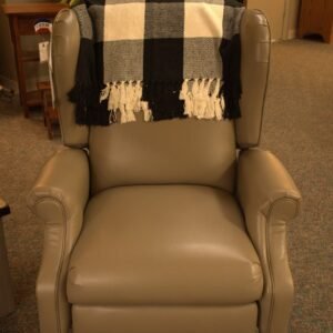 211| Chippendale recliner