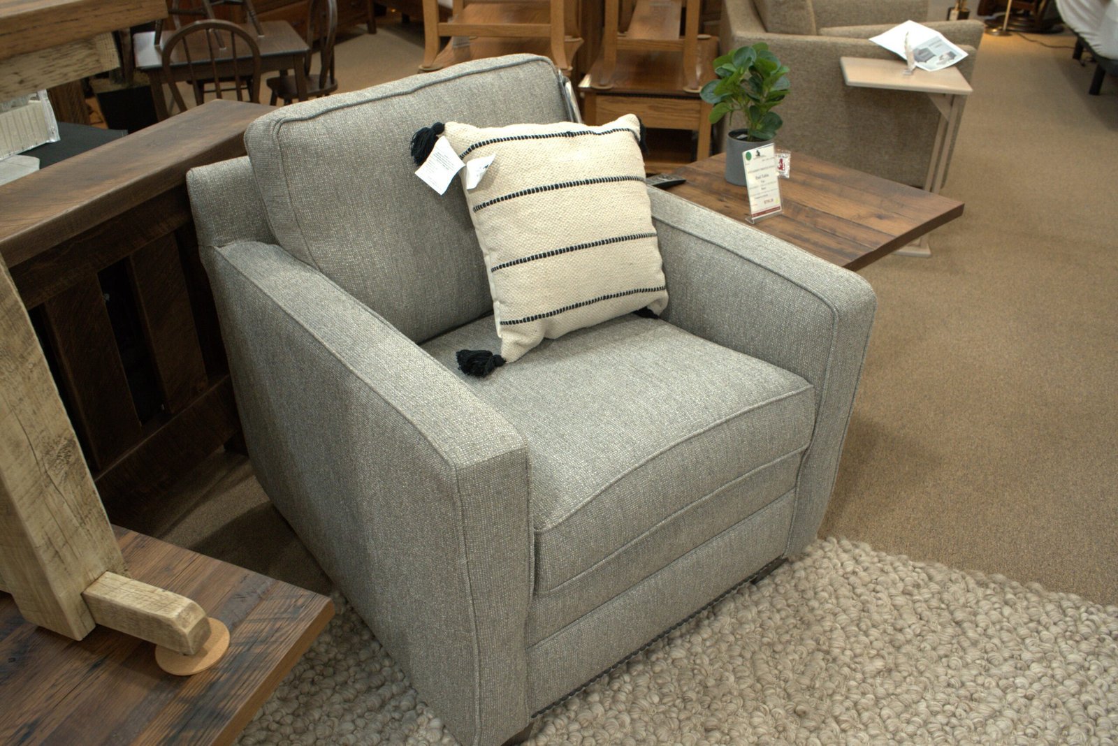 2713F40 | Stationary chair