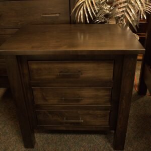 202 | Lindholt 3 drawer nightstand