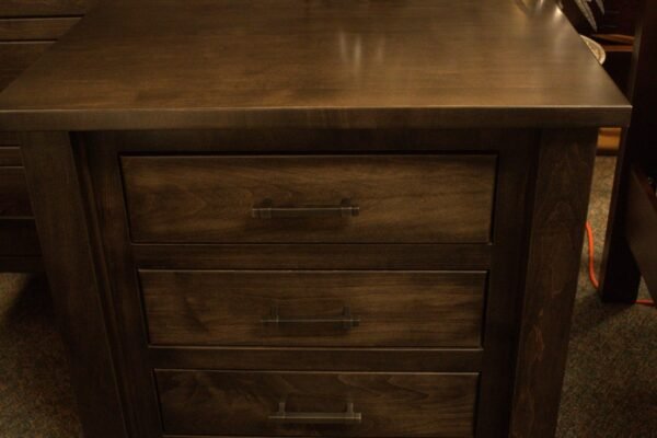202 | Lindholt 3 drawer nightstand