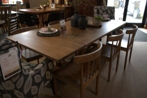 | 215-410 | Magnolia trestle table