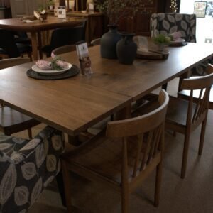 215-410 | Magnolia trestle table