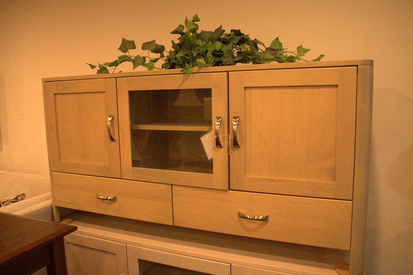 2062 | Melbourne tv stand