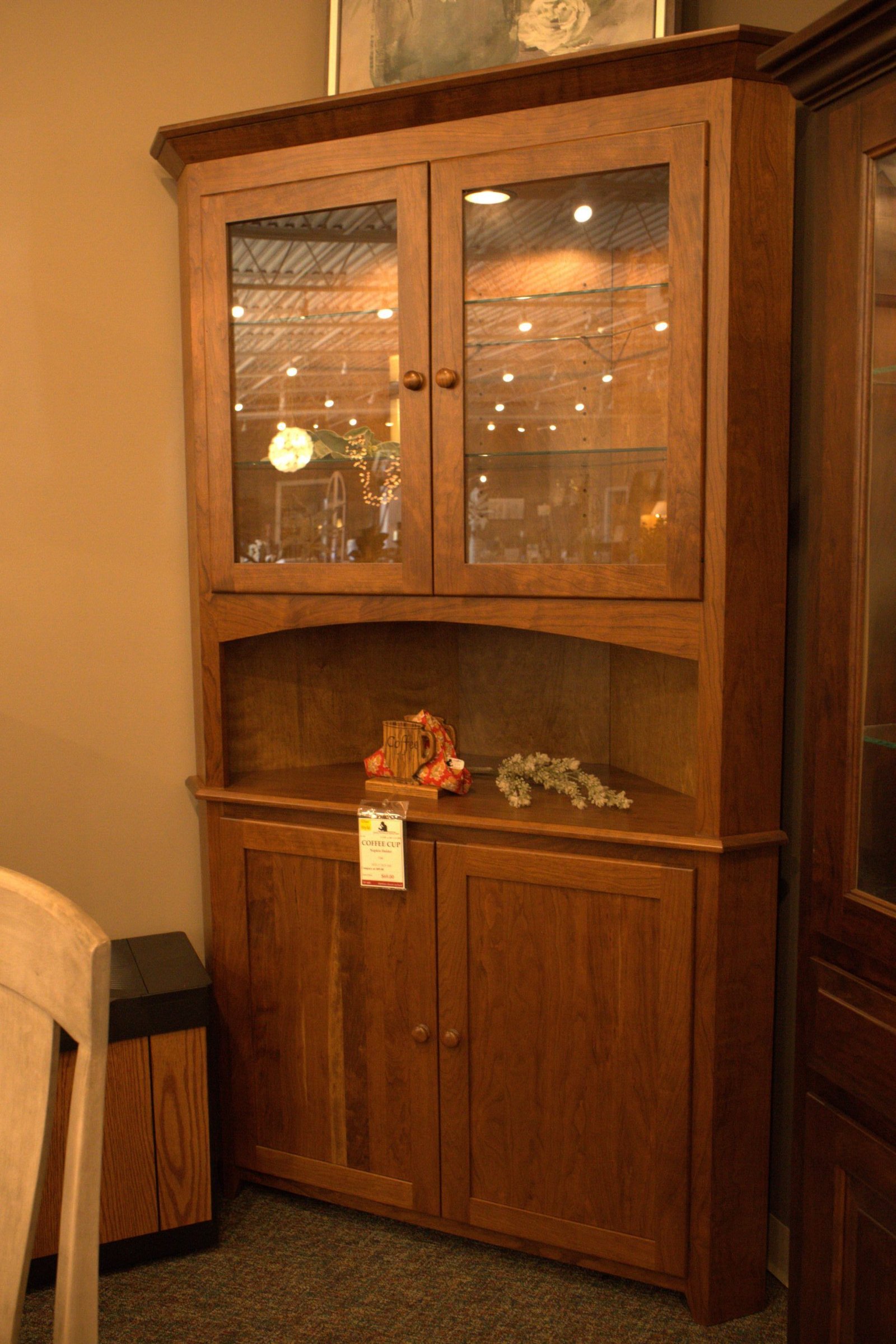 S34CH |  Shaker 34" corner hutch